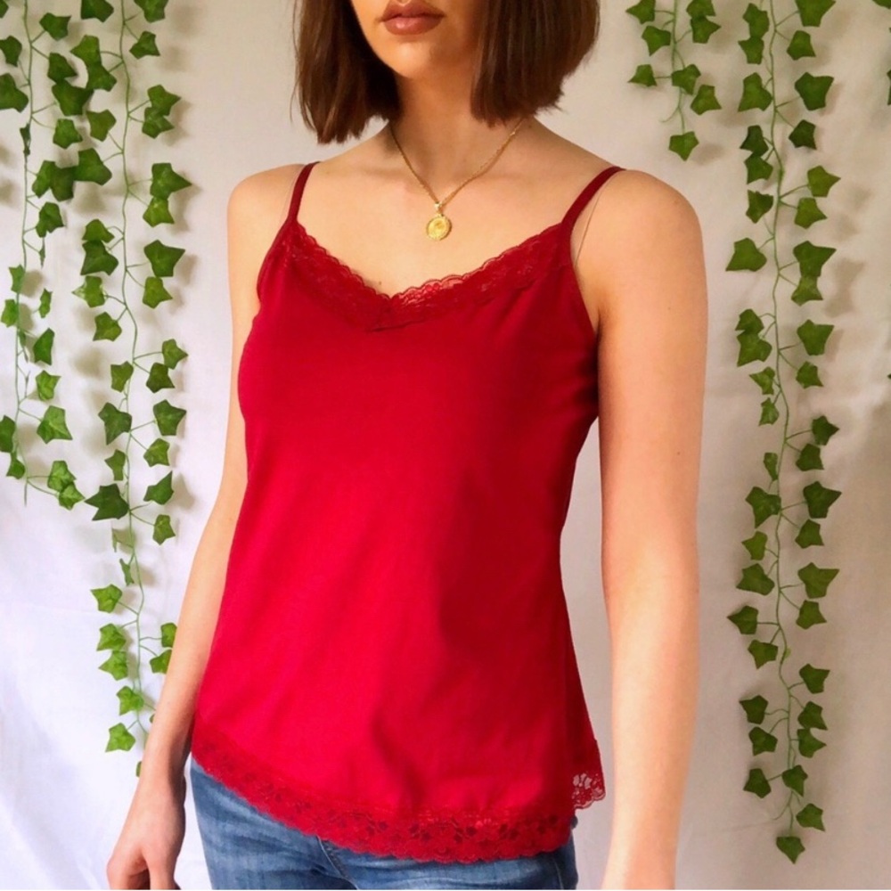 2000s red lace trim cami